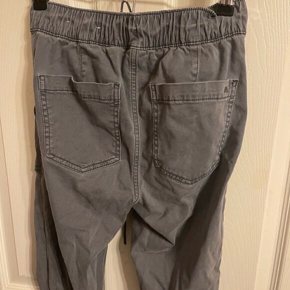 American eagle Stretch pants size 2 EUC - Picture 8 of 10